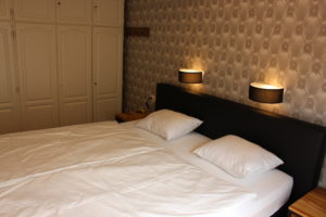 Slaapkamer met 2-persoons boxspring